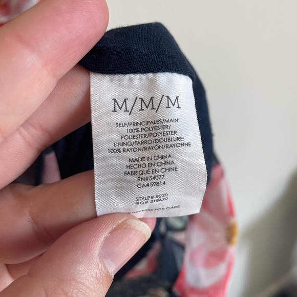 Cabi Navy and Pink Flutter Sleeve Off the Shoulder Floral Blouse size Medium - Picture 6 of 6